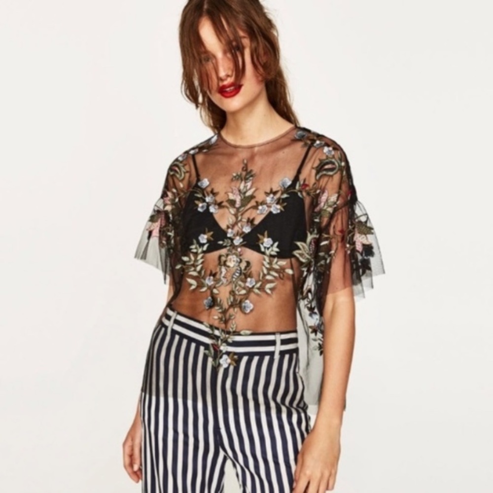 Black Zara embroidered top with flowers  size XS
